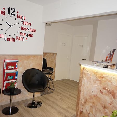 Hostel MuchoMadryt Zewnętrze zdjęcie