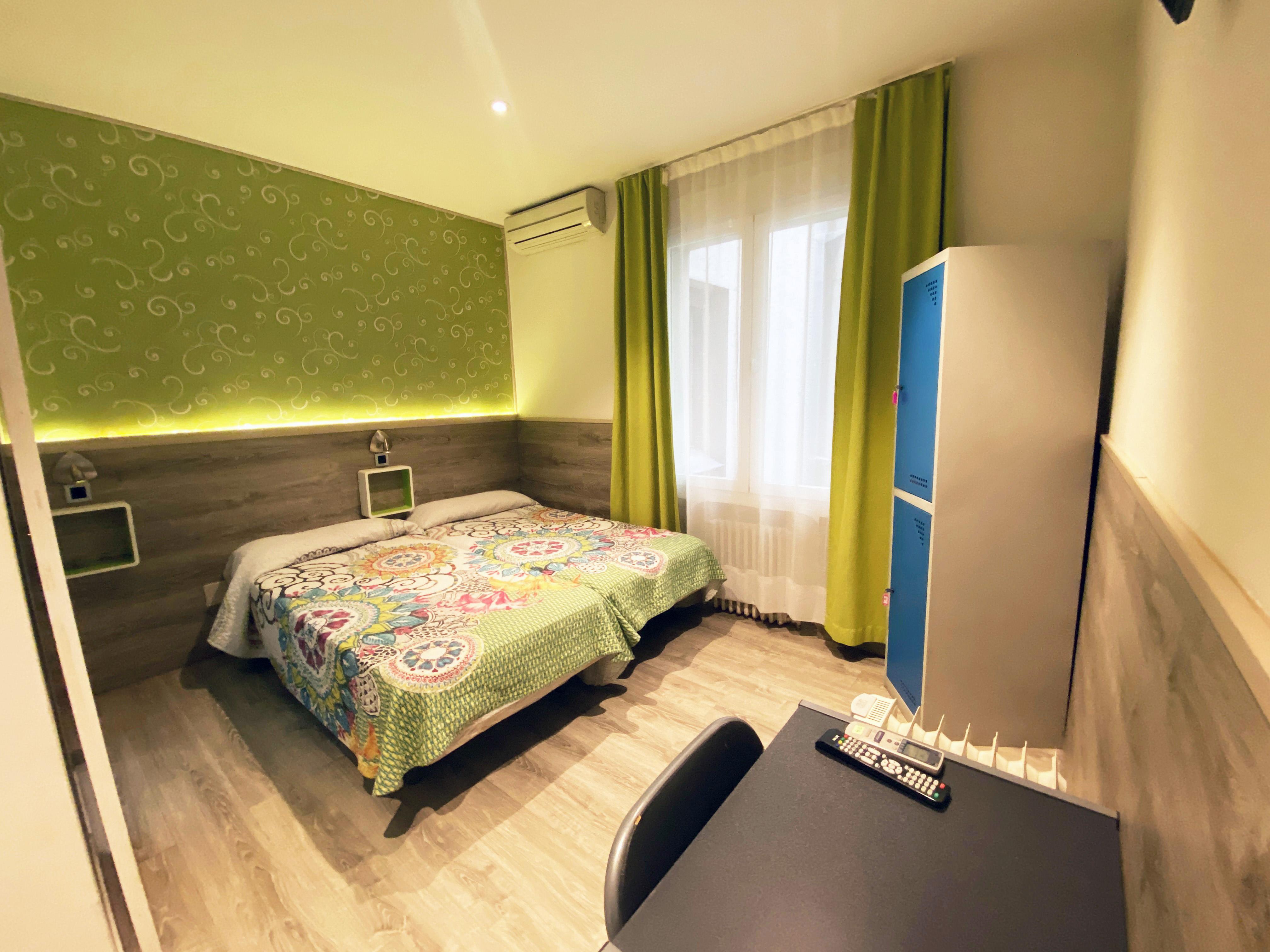 Hostel MuchoMadryt Zewnętrze zdjęcie