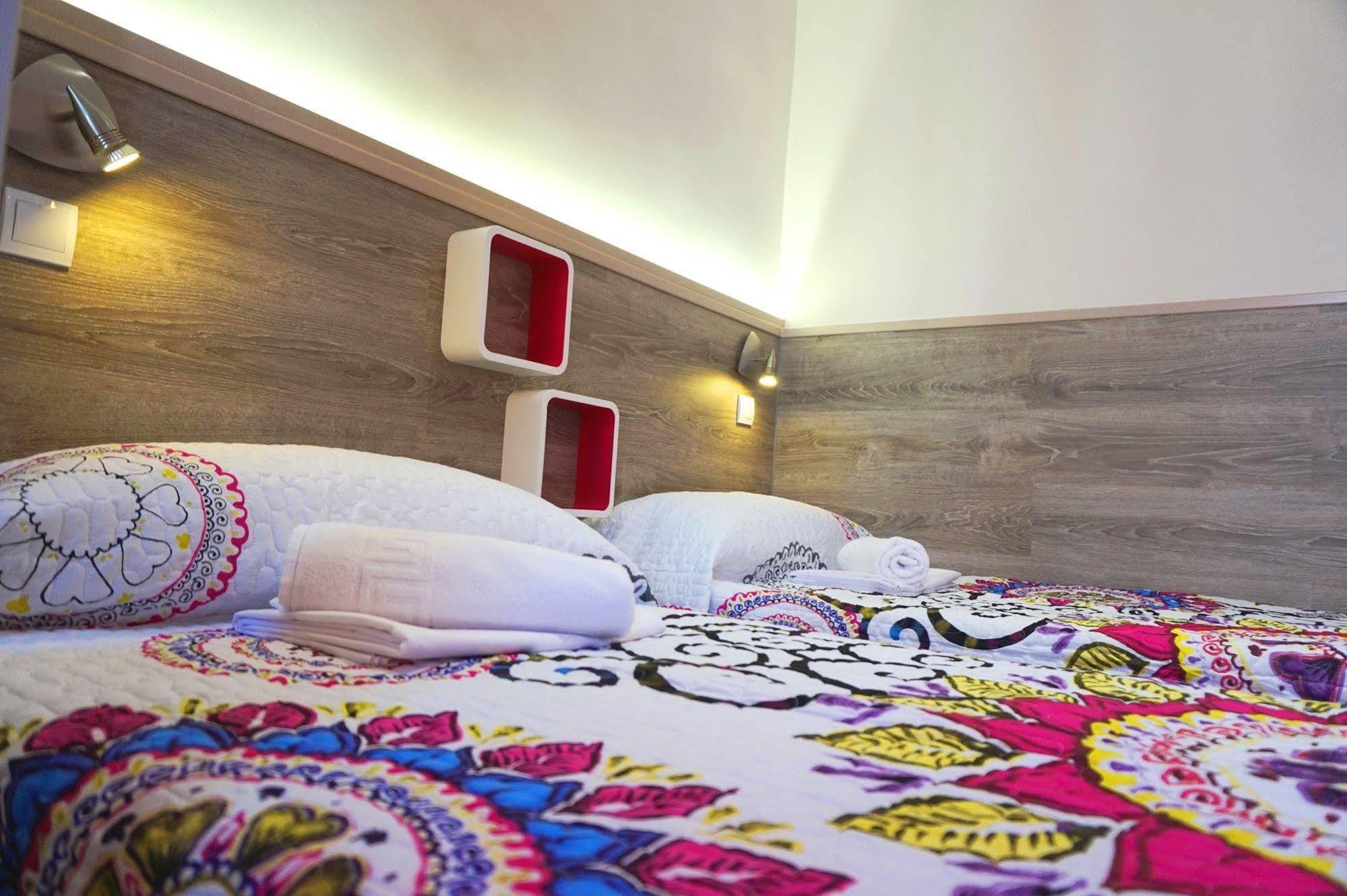Hostel MuchoMadryt Zewnętrze zdjęcie